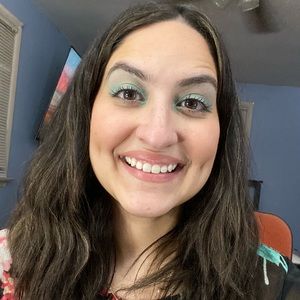 Meet your Posher, Simone